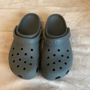 Women’s 9.0 crocs